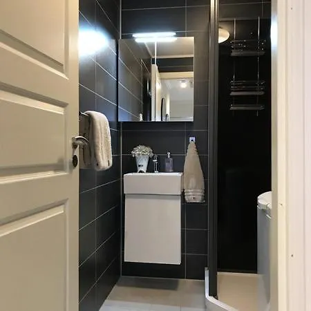 Bright And Cosy Dorm Apartment *